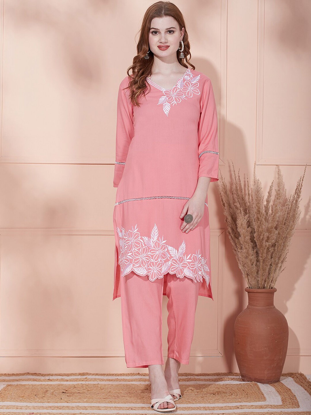 

FASHOR Floral Embroidered V-Neck Straight Kurta with Palazzos, Pink
