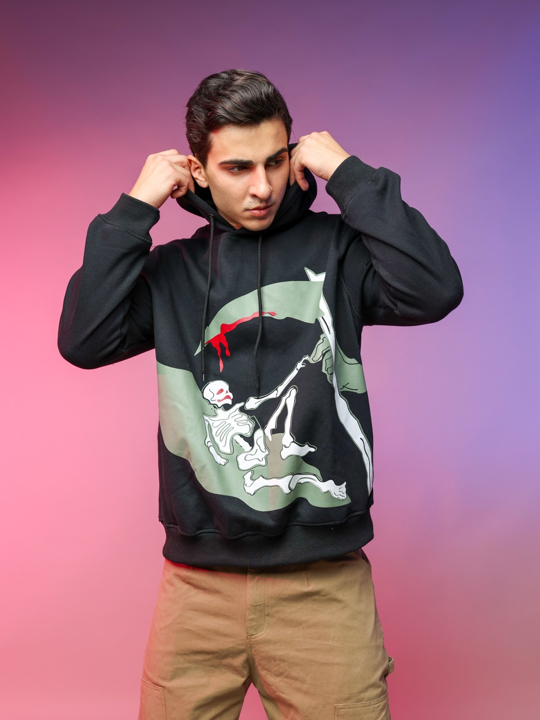 

UNRL Men Printed Hooded Sweatshirt, Black