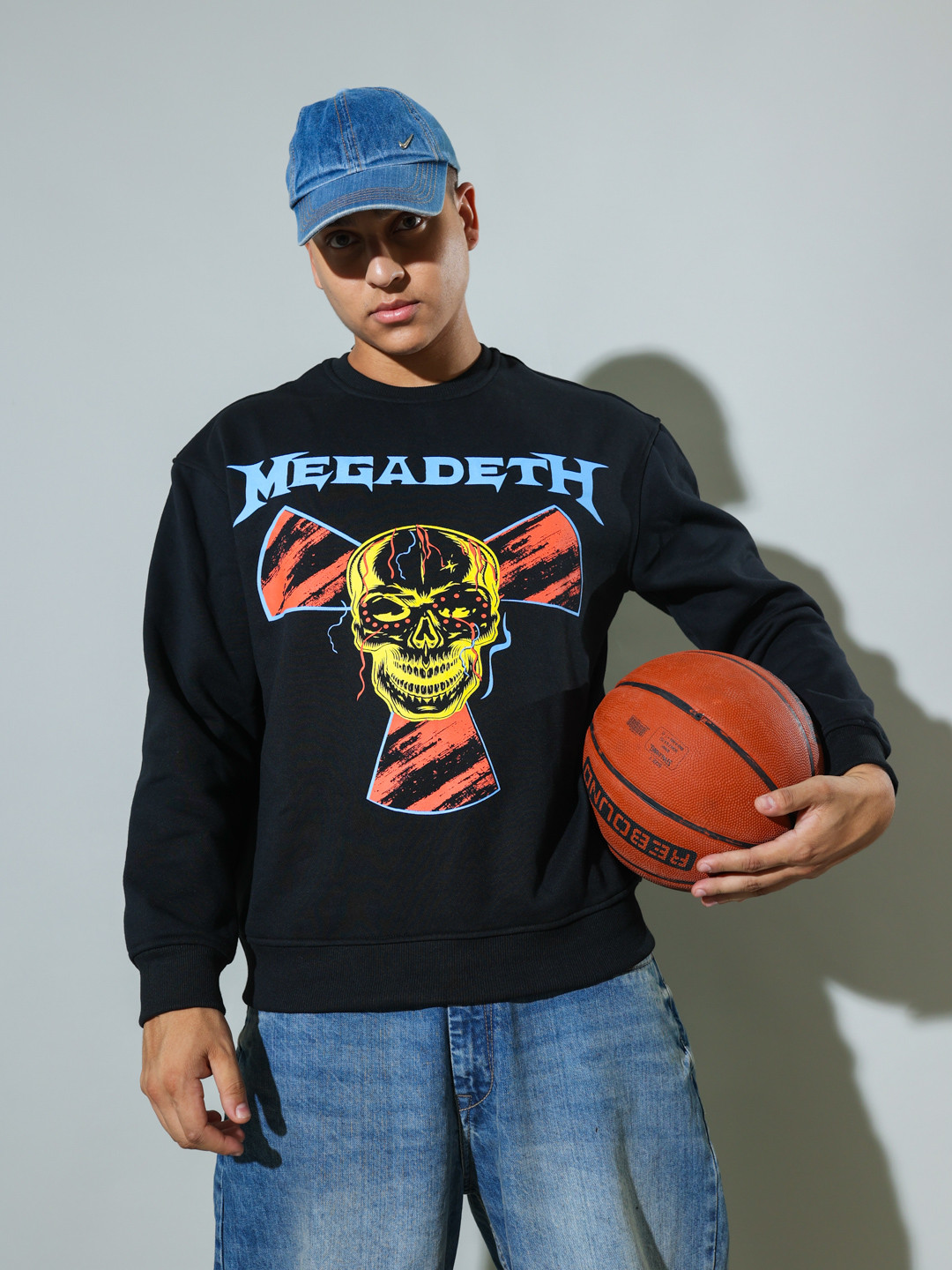 

UNRL Graphic Printed Pullover Sweatshirt, Black