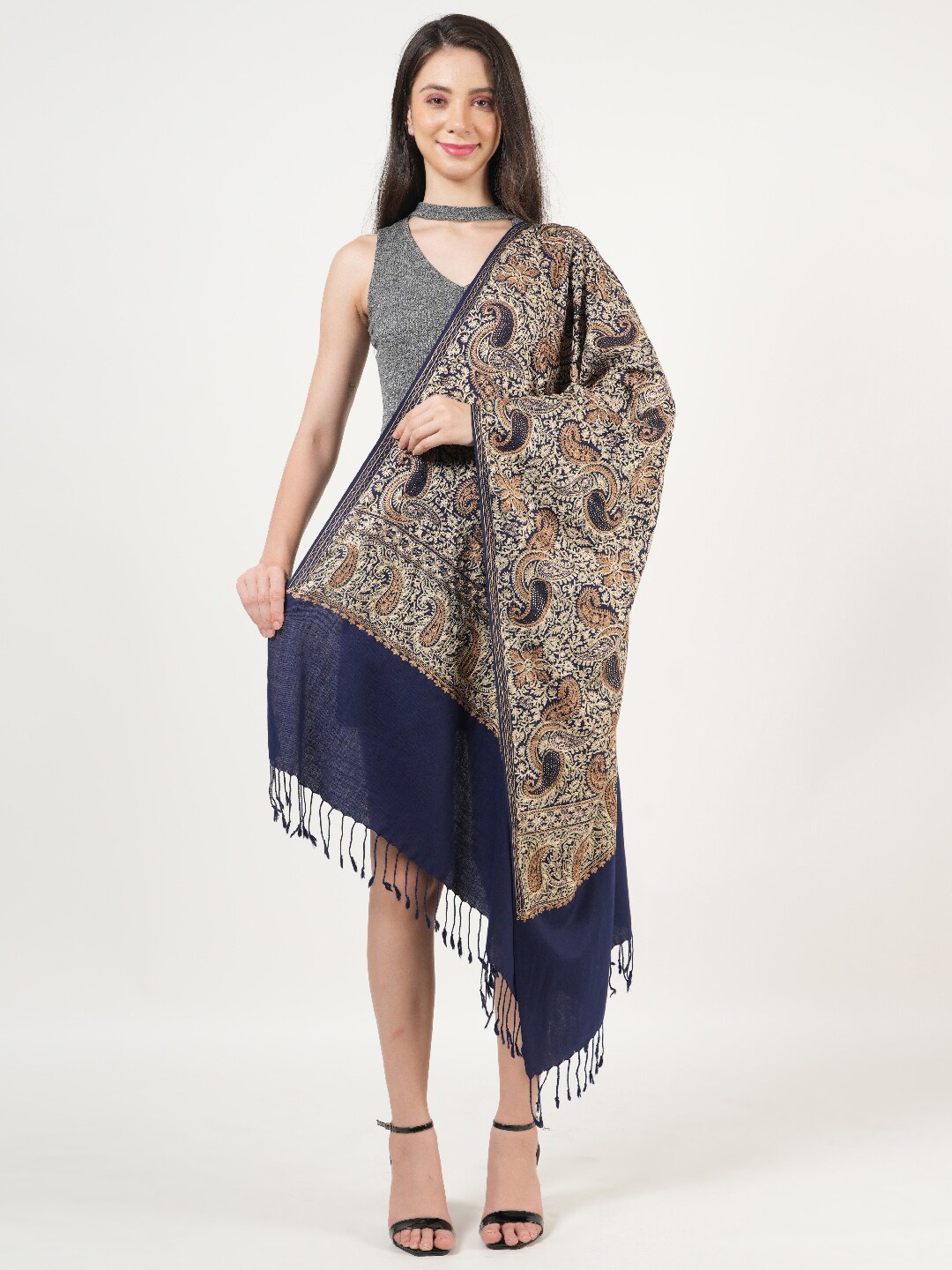 

MUFFLY Floral Embroidered Pure Woolen Shawl, Blue