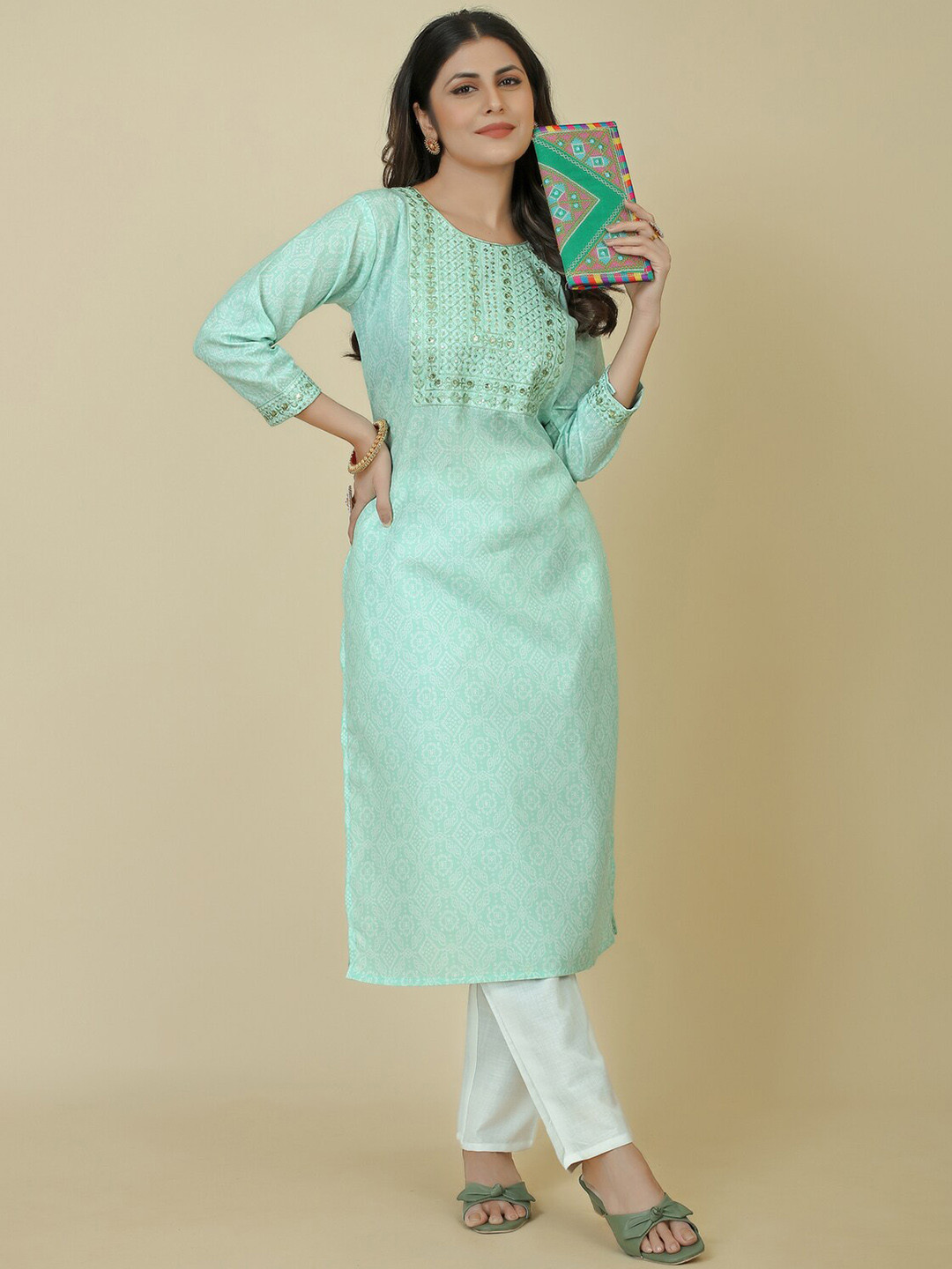 

ZIRVI Ethnic Motifs Printed Sequinned Detail Straight Kurta with Trousers, Green