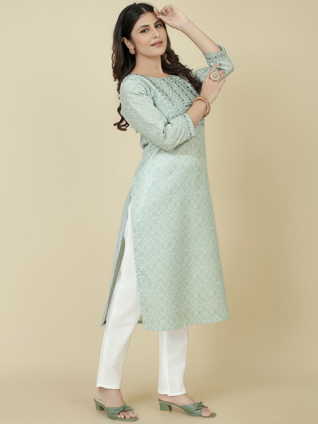 

ZIRVI Bandhani Printed Sequinned Kurta With Trousers, Green
