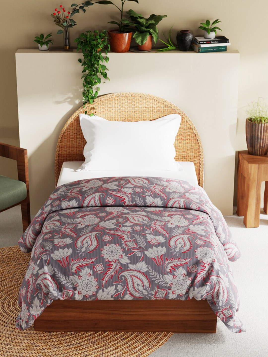 

BIANCA Grey & Red Ethnic Motifs AC Room Double Bed Comforter