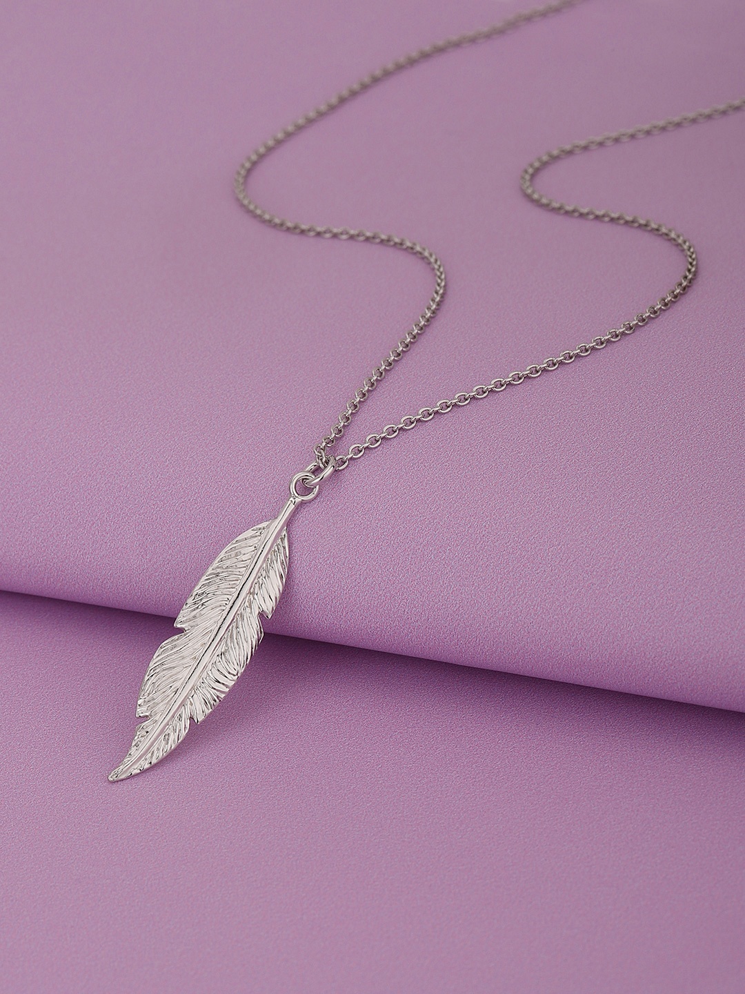 

Carlton London 925 Sterling Silver Dangling Leaf with Rhodium Plated Pendant with Chain
