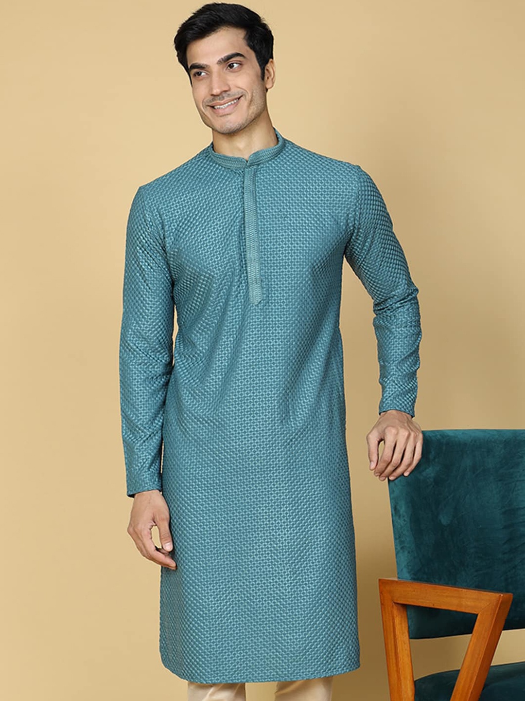 

TABARD Geometric Chikankari Embroidered Mandarin Collar Cotton Kurta, Green