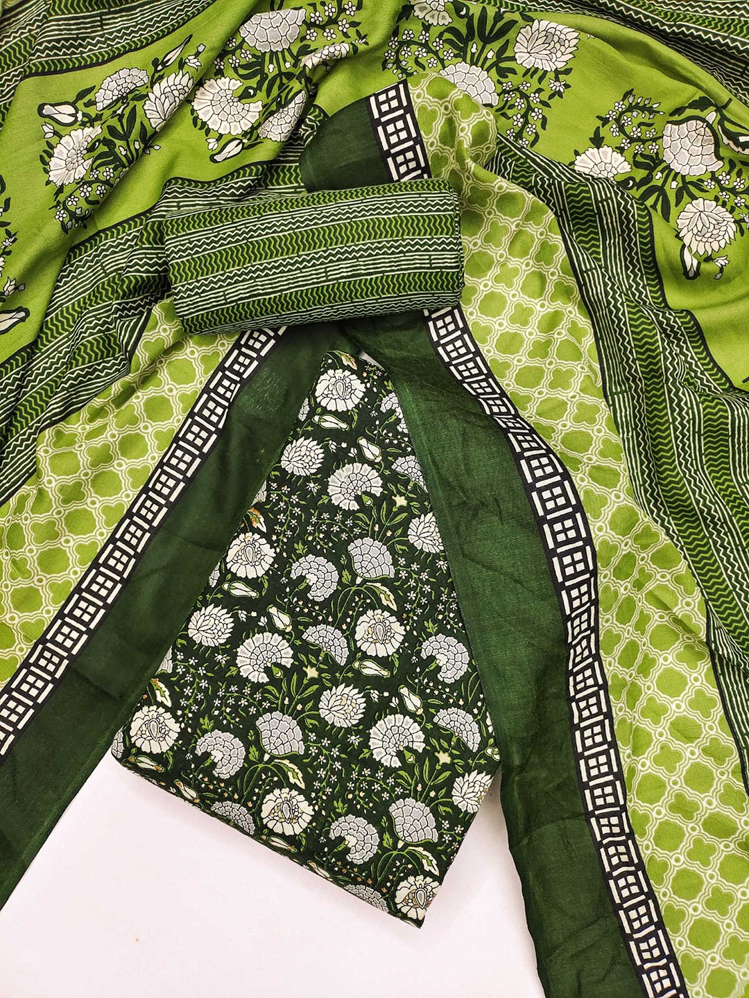 

KALINI Floral Printed Unstitched Dress Material, Green