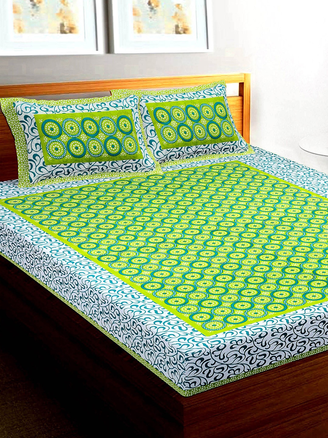 

Rajasthanikart Green & White Geometric 110 TC Queen Bedsheet with 2 Pillow Covers