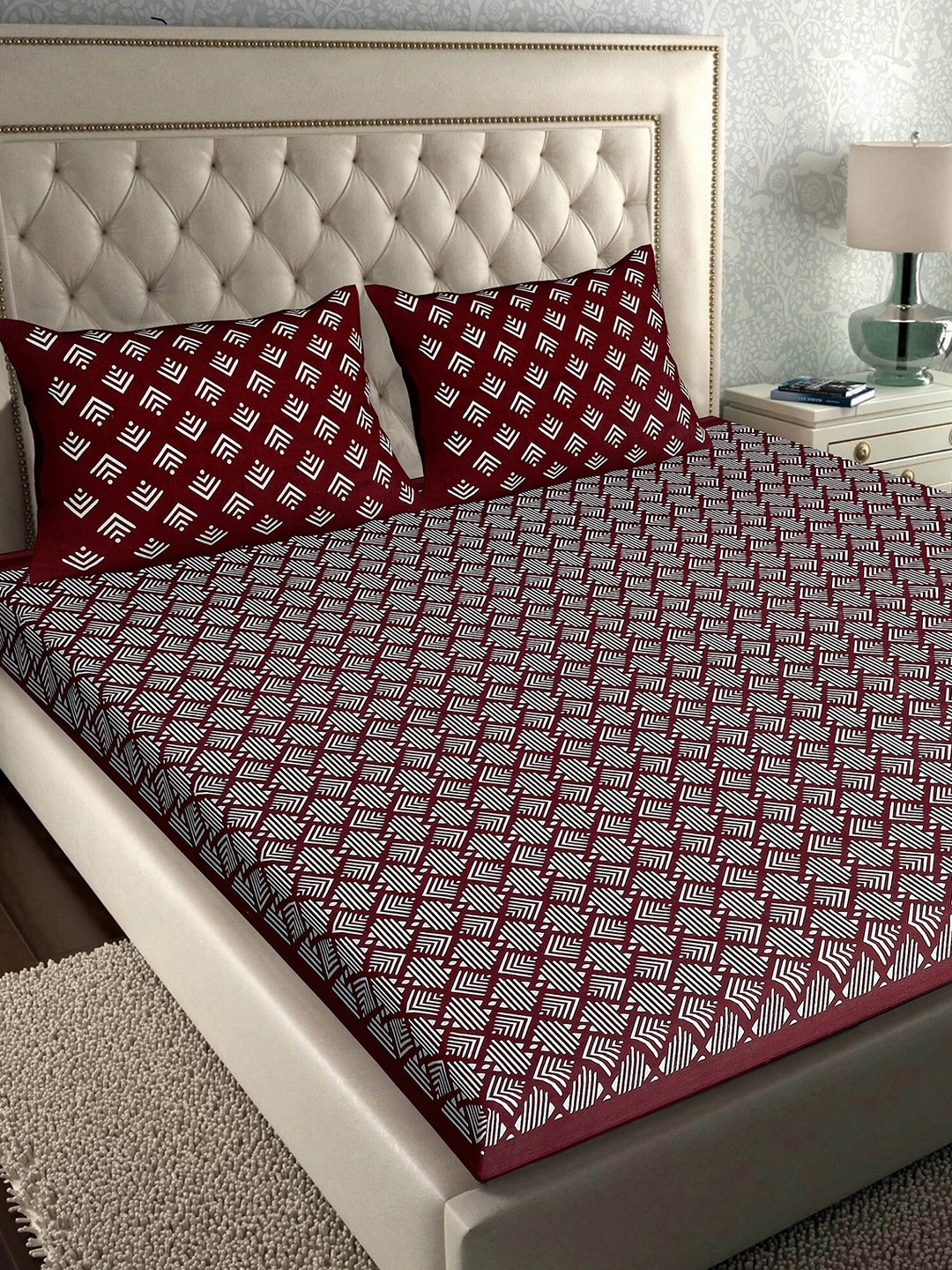 

Rajasthanikart Maroon & White Geometric 110 TC Queen Bedsheet with 2 Pillow Covers