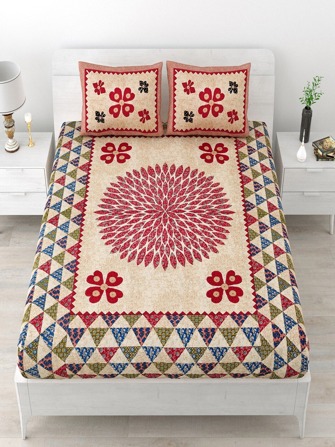 

UNIQCHOICE Red & Blue Ethnic Motifs 120 TC Queen Bedsheet with 2 Pillow Covers