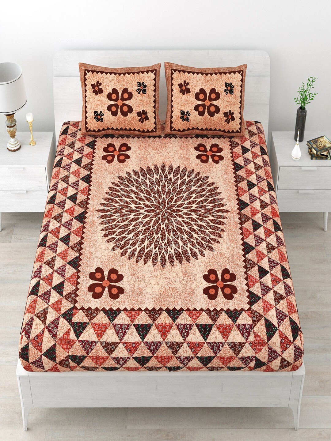 

UNIQCHOICE Maroon & Beige Ethnic Motifs 120 TC Queen Bedsheet with 2 Pillow Covers