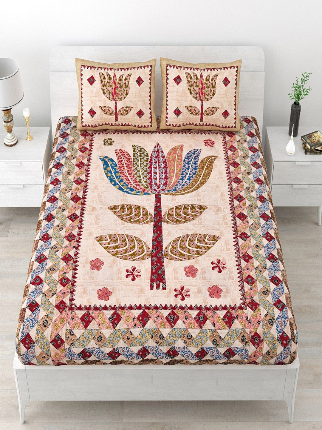 

UNIQCHOICE Red & Blue Floral 120 TC Queen Bedsheet with 2 Pillow Covers