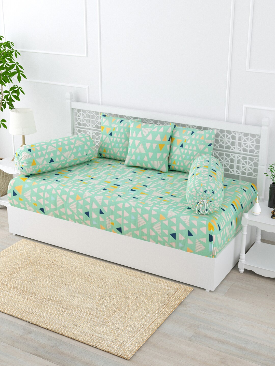 

Salona Bichona 6-Pcs Green Printed 144 TC Diwan Set
