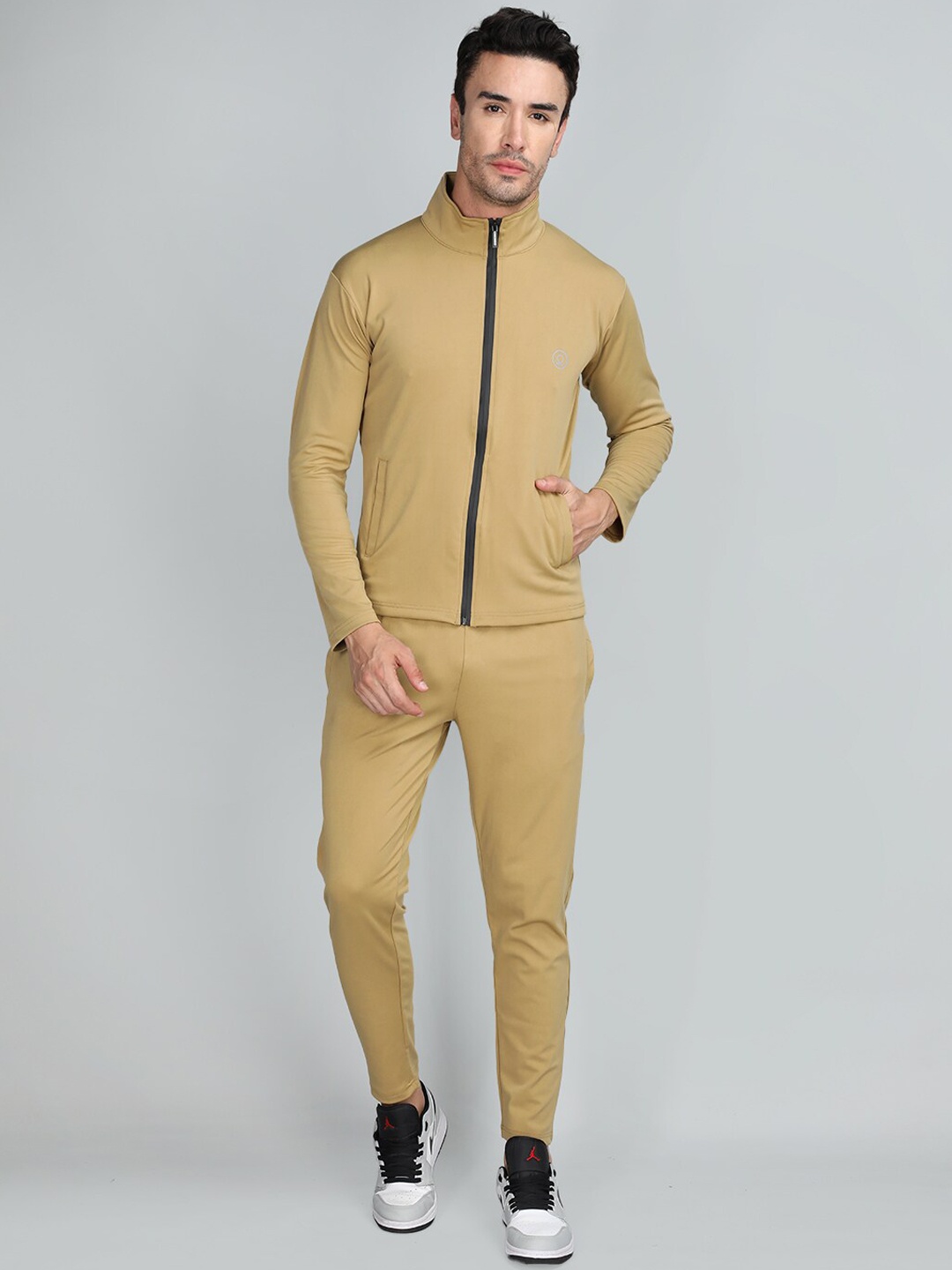

CHKOKKO Zipper Mock Collar Jacket & Trackpants, Camel brown