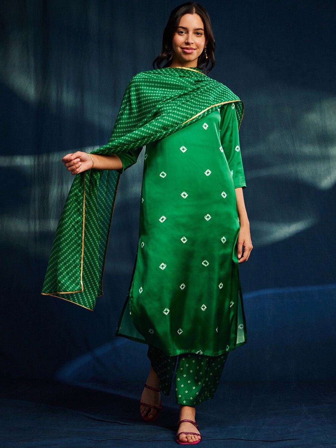 

Pink Fort Bandhani Printed Straight Regular Satin Kurta with Palazzos, Green