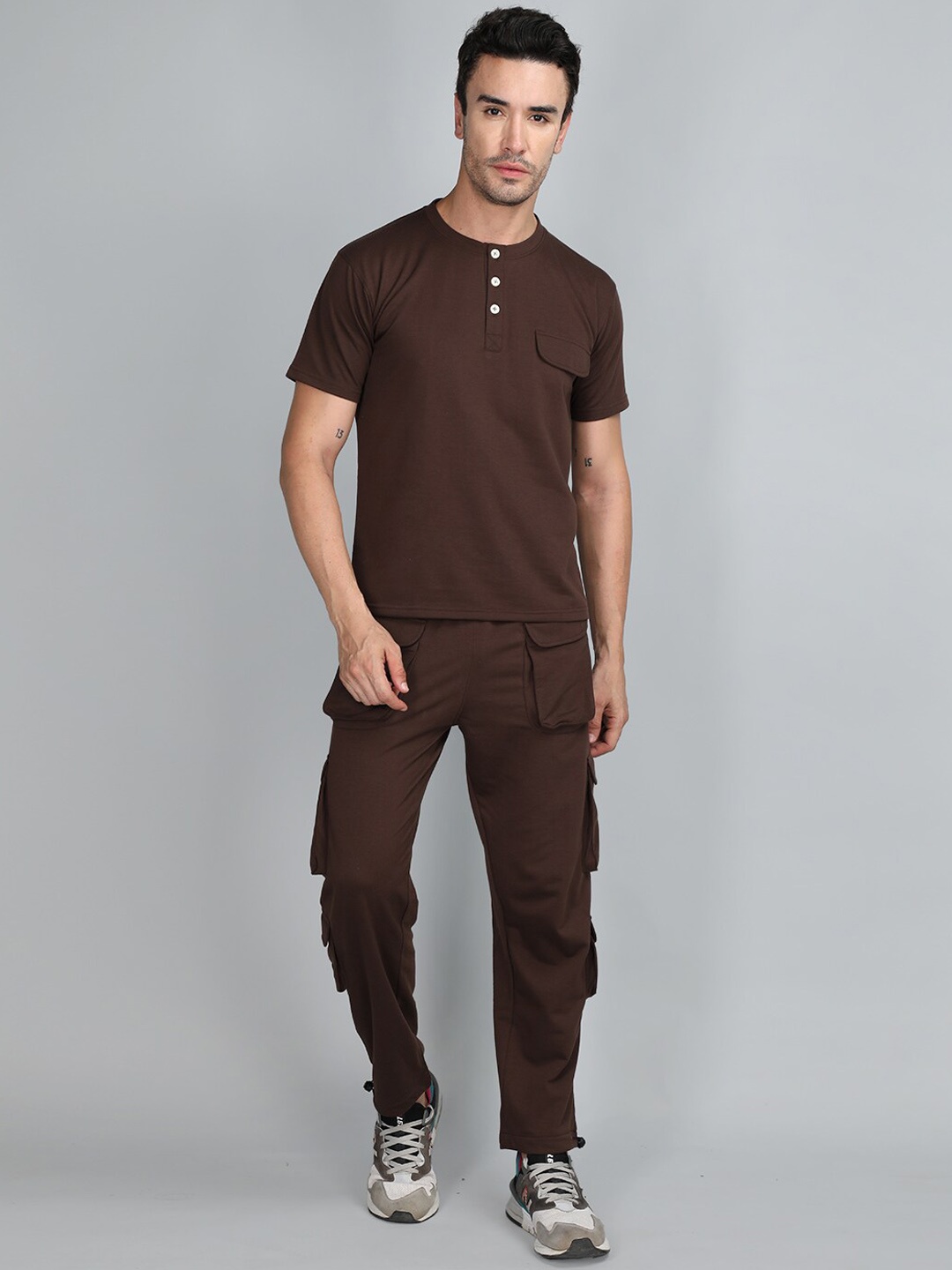 

CHKOKKO Henley Neck T-Shirt & Trouser, Coffee brown