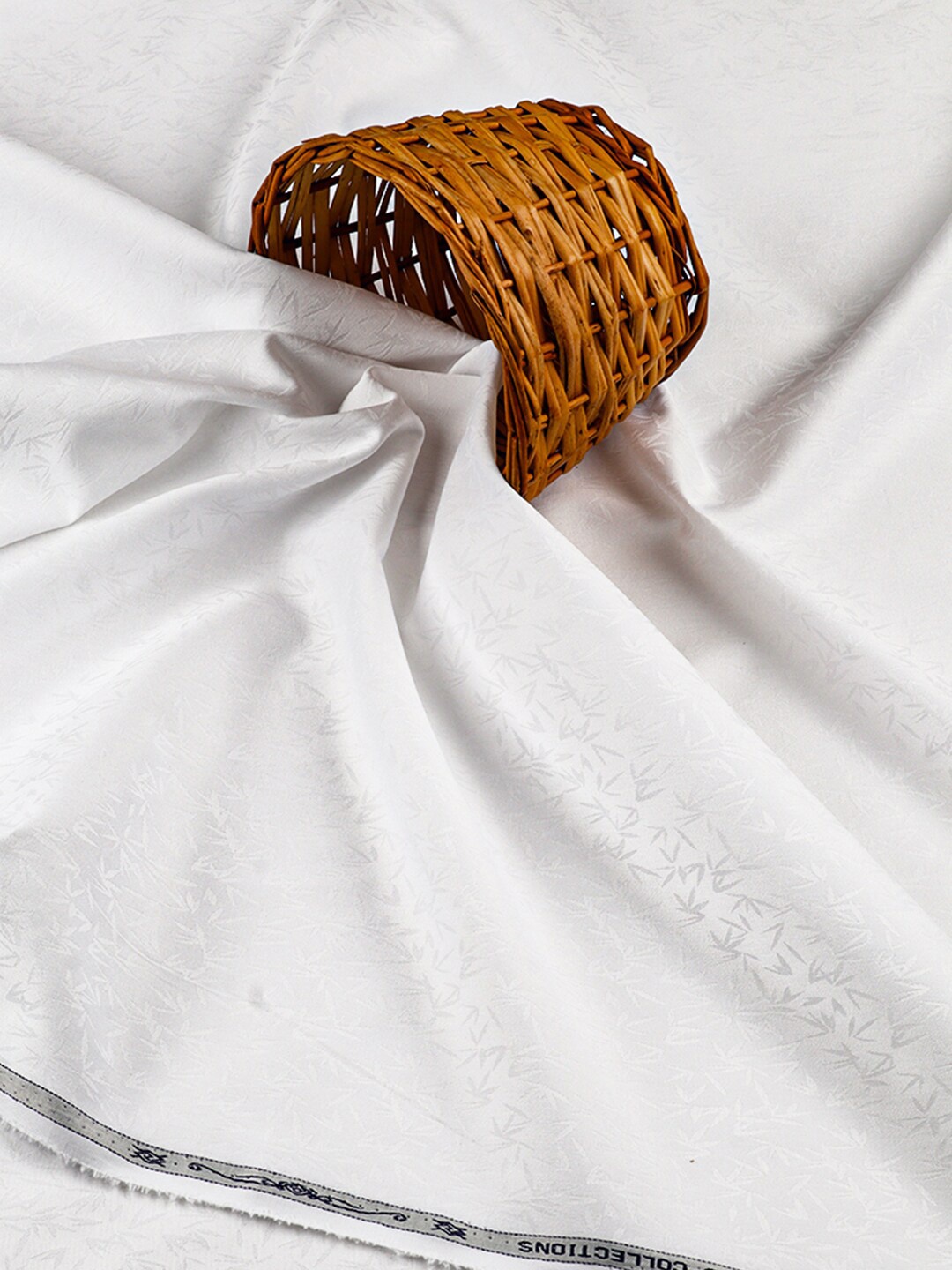 

Ramraj Men Jaquard Design Pure Cotton Shirt Clothing Fabric, White