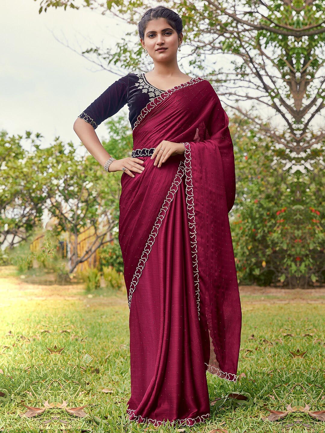 

Mitera Embellished Beads Stones Poly Chiffon Saree, Magenta