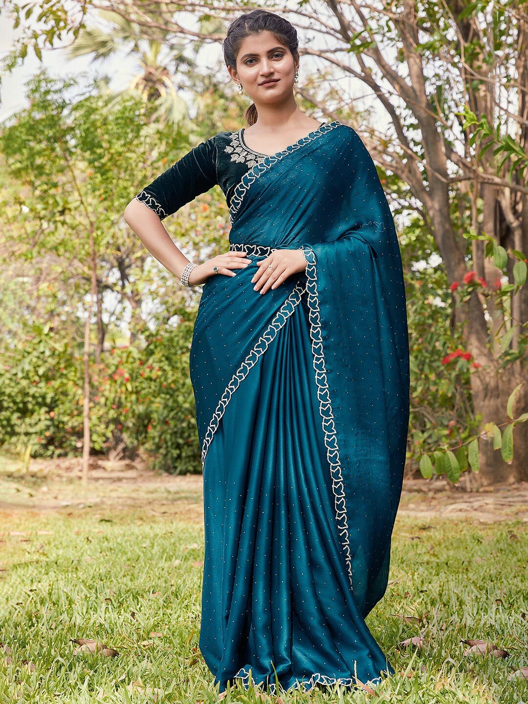 

Mitera Embellished Beads and Stones Poly Chiffon Saree, Teal