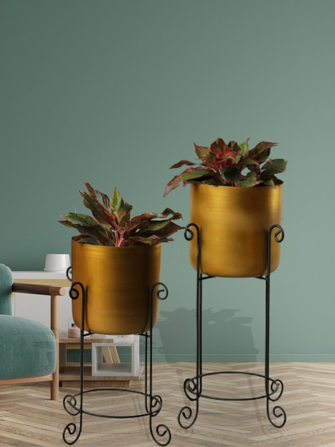 

The Art House 2 Pieces Metal Planters With Stand, Gold