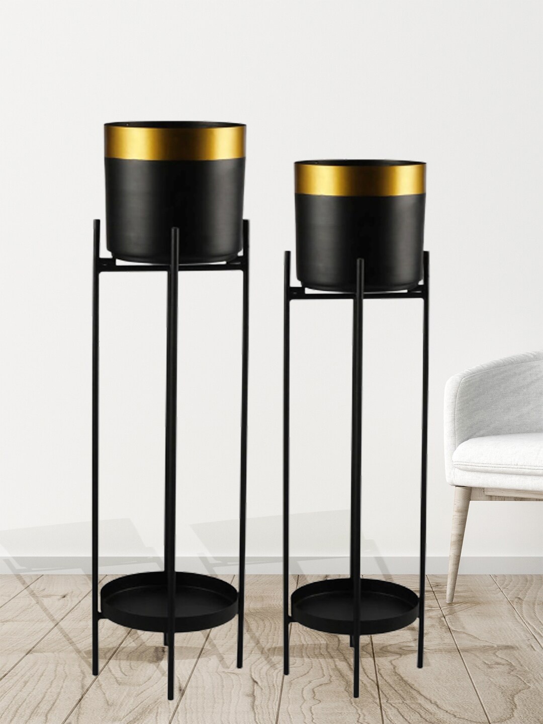 

The Art House Black 2 Pieces Metal Planters