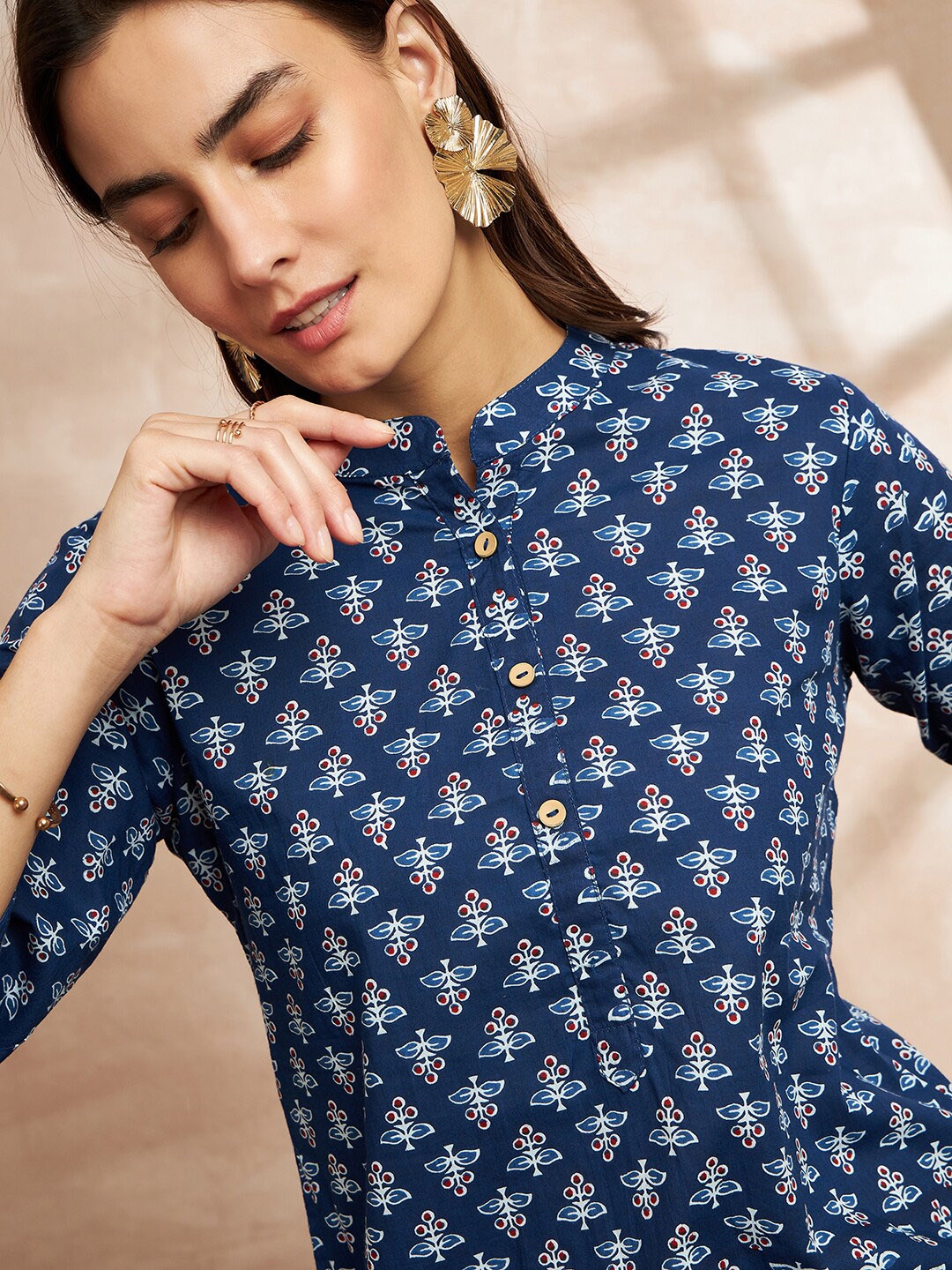 all about you Floral Printed Straight Pure Cotton Kurta, Blue