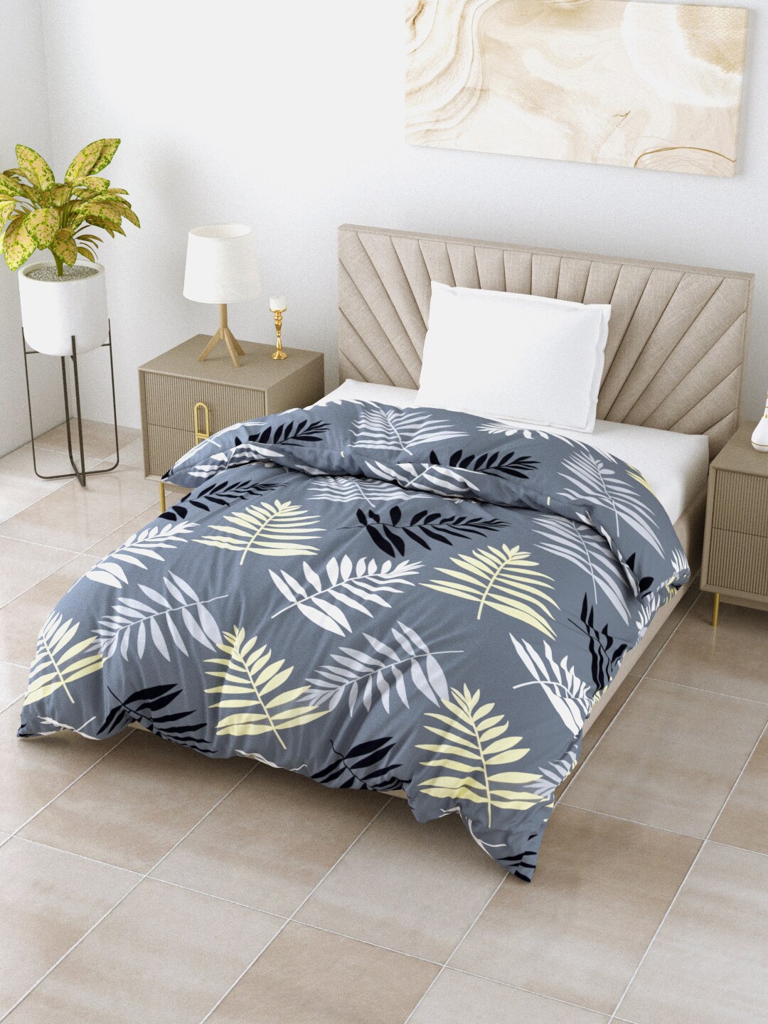 

Salona Bichona Navy Blue & White Floral AC Room 150 GSM Single Bed Comforter