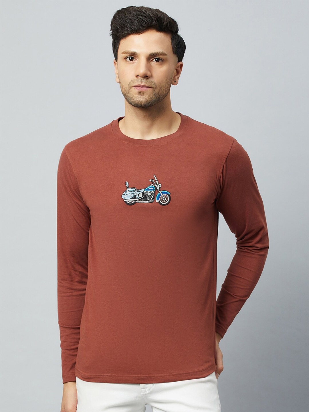 Club York Round Neck Embroidered T-shirt, Brown