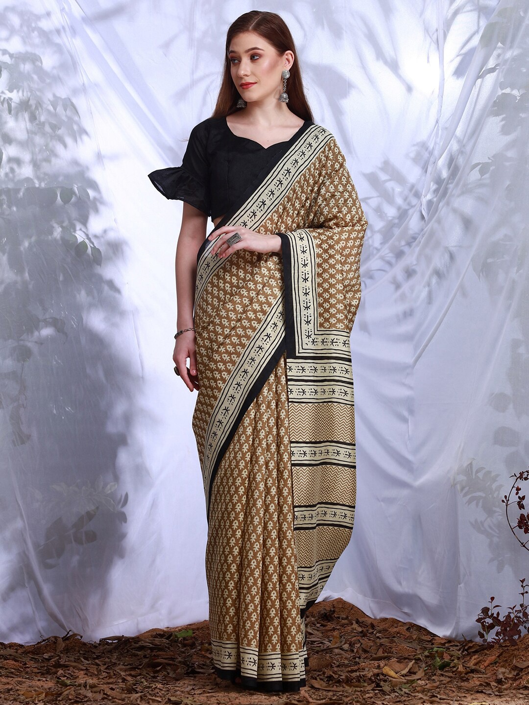 

KALINI Ethnic Motifs Printed Bagh Saree, Beige
