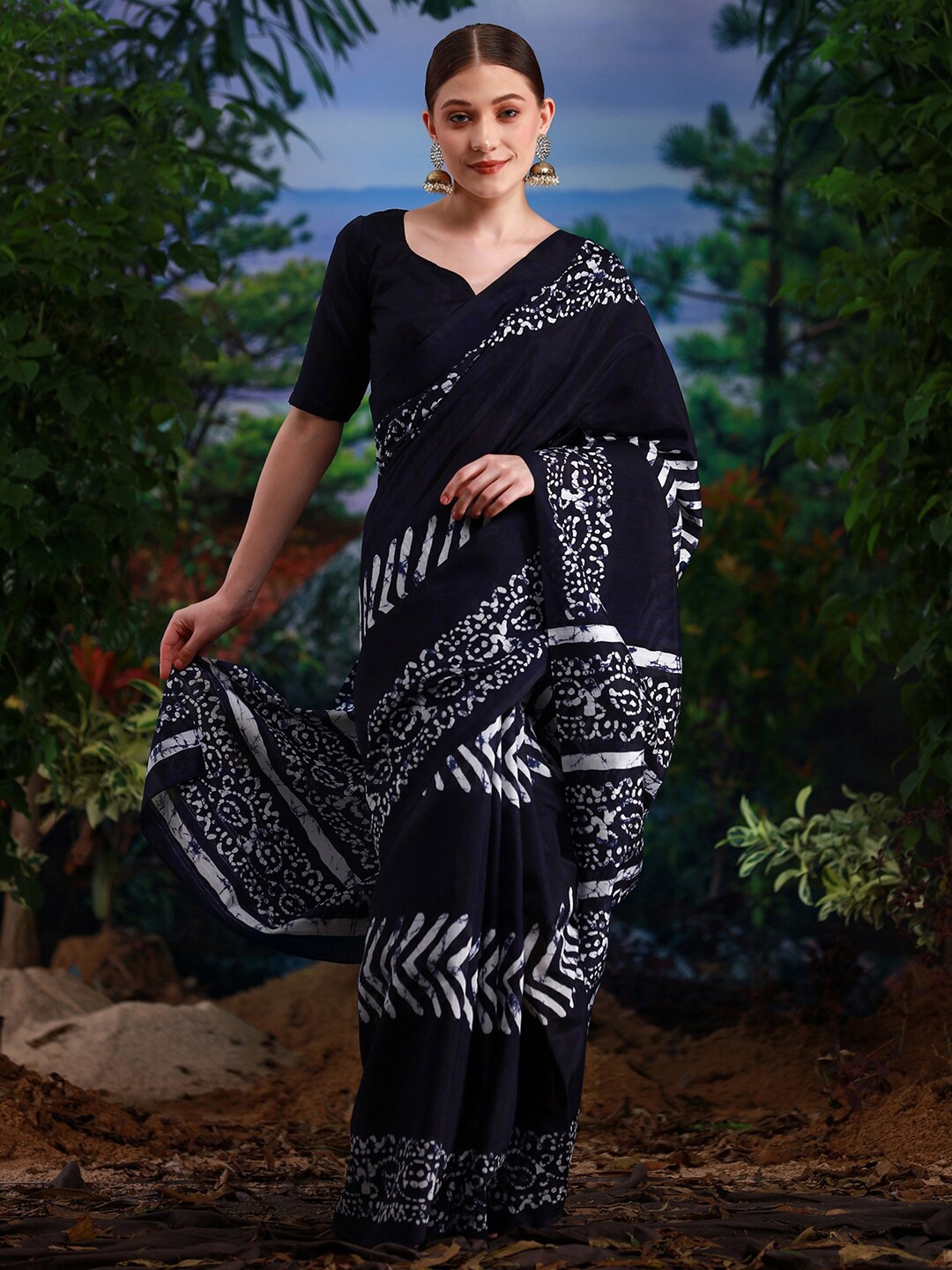 

KALINI Navy Ethnic Motifs Printed Bhagalpuri Saree, Navy blue