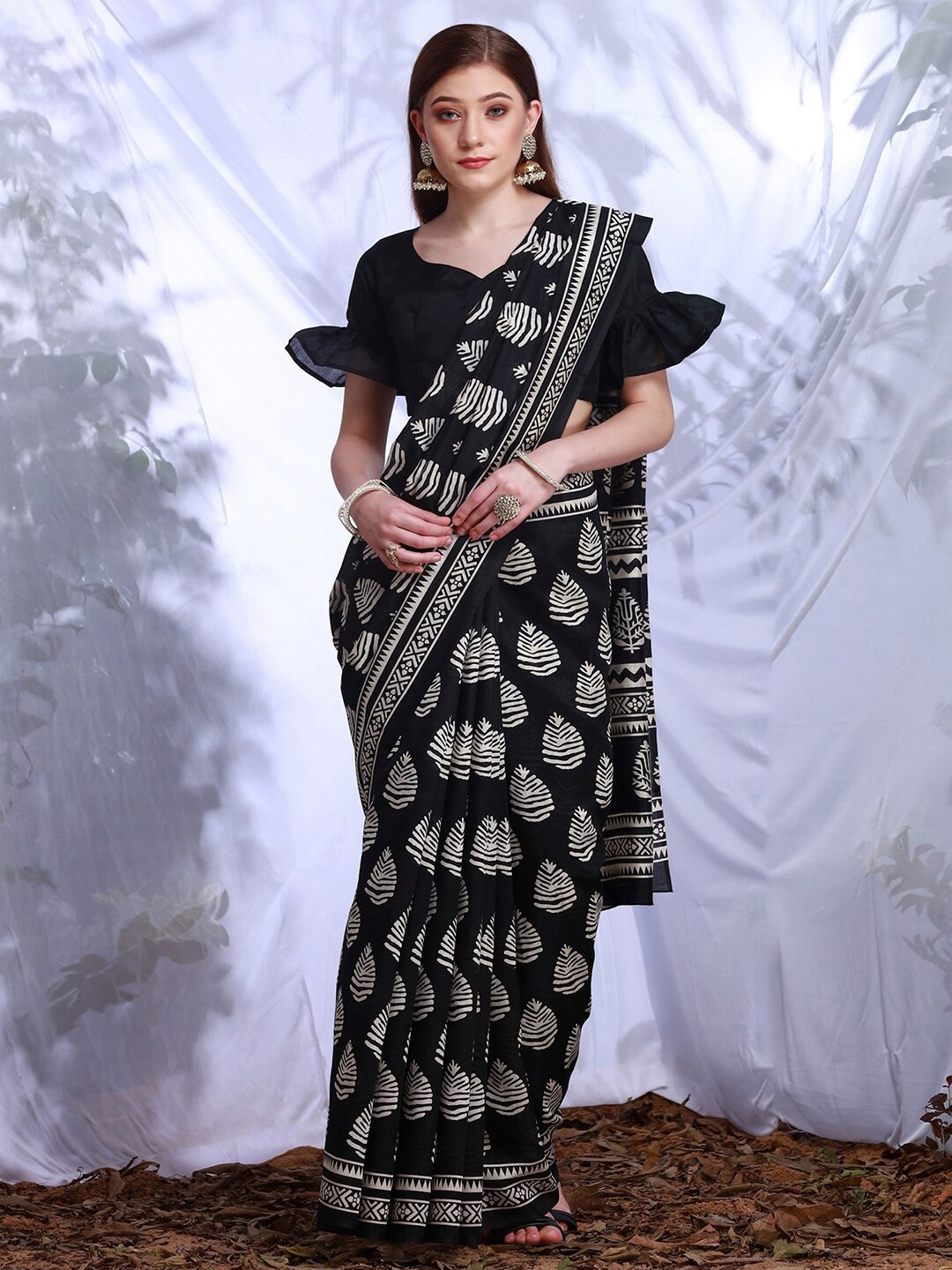 

KALINI Ethnic Motifs Printed Art Silk Bagru Saree, Black