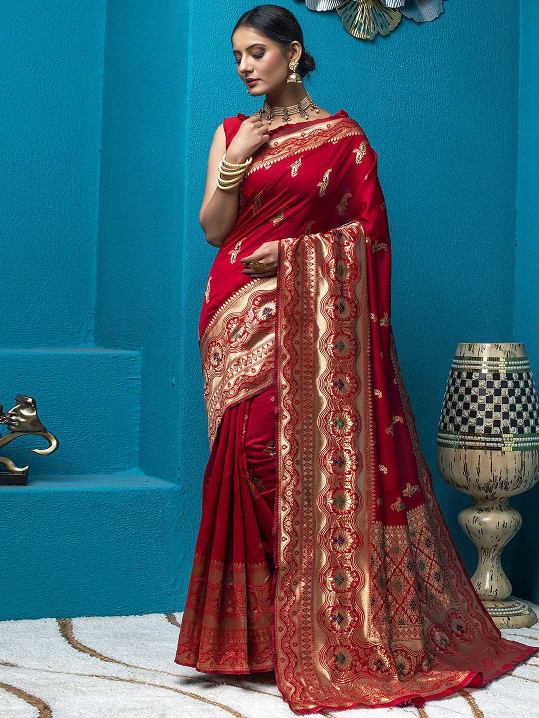

Satrani Ethnic Motif Woven Design Zari Art Silk Banarasi Saree, Red