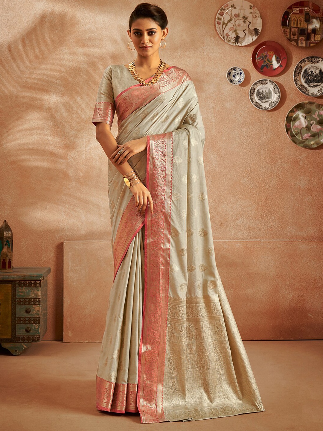 

Satrani thnic Motif Woven Design Zari Silk Cotton Banarasi Saree, Beige