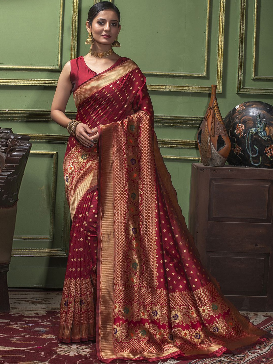 

Satrani Ethnic Motifs Woven Design Zari Banarasi Saree, Maroon