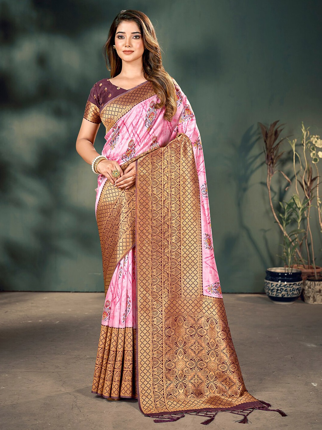 

Mitera Ethnic Motifs Printed Zari Banarasi Saree, Pink