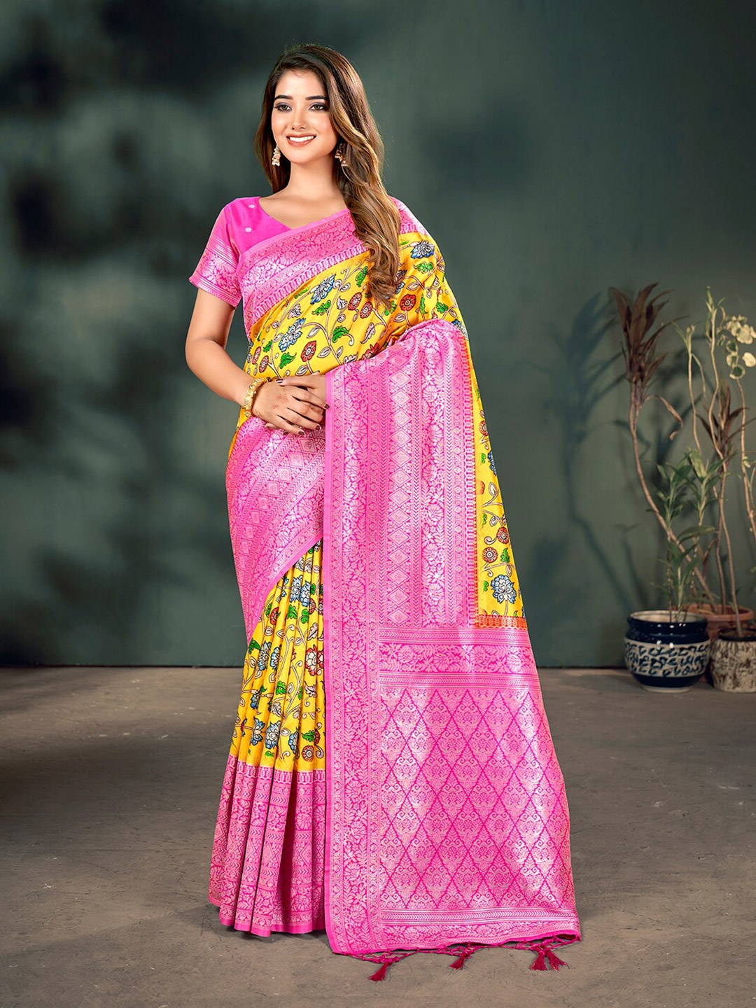 

Mitera Floral Printed Zari Silk Blend Banarasi Saree, Yellow
