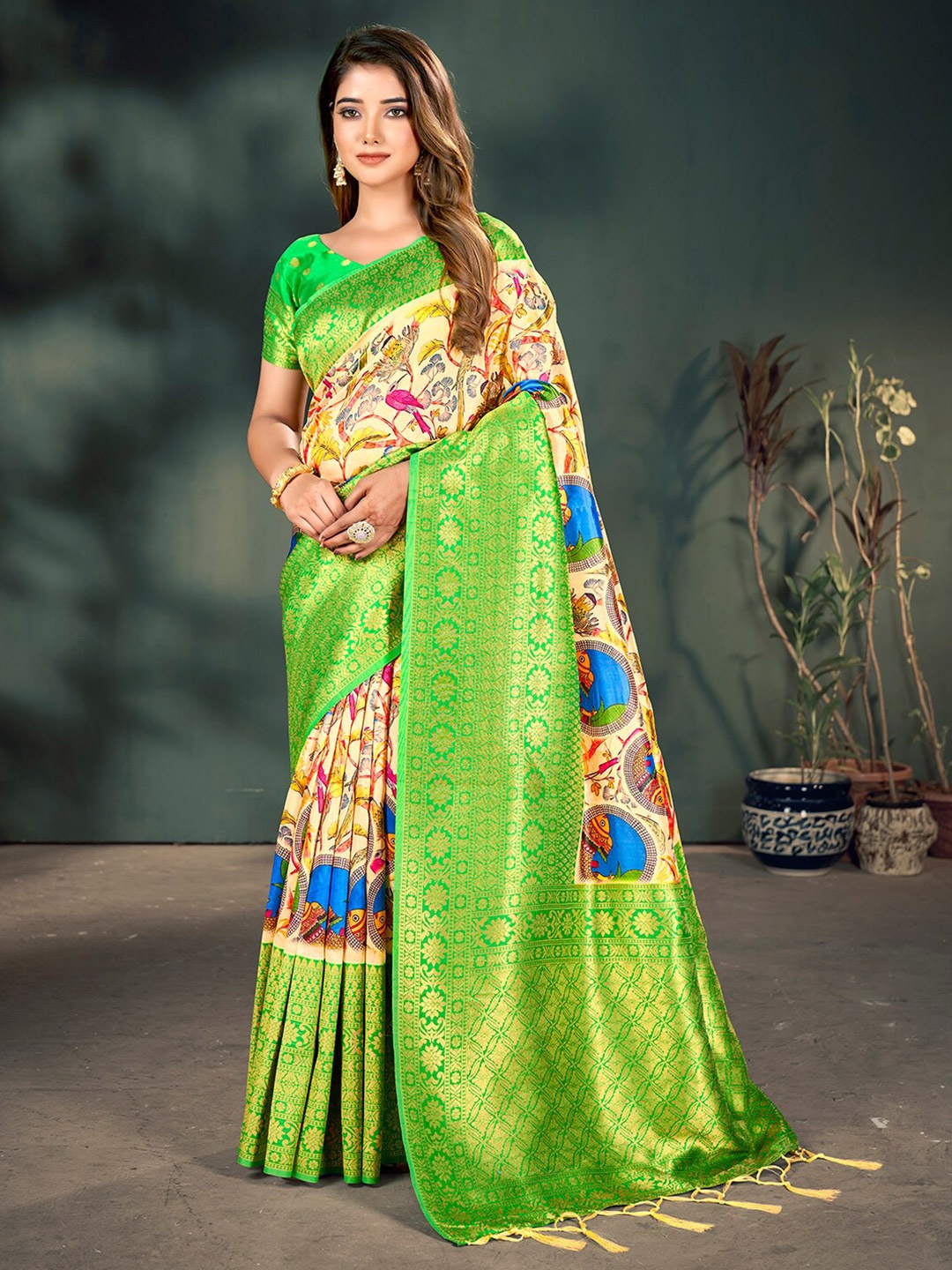 

Mitera Floral Printed Zari Silk Blend Banarasi Saree, Cream