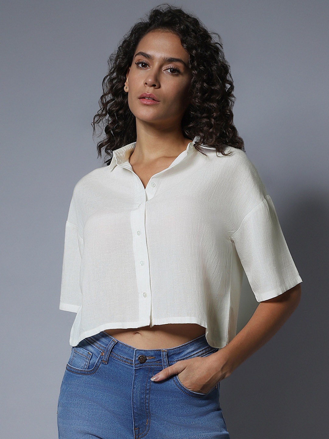 

High Star Classic Boxy Spread Collar Extended Sleeves Crop Casual Shirt, White