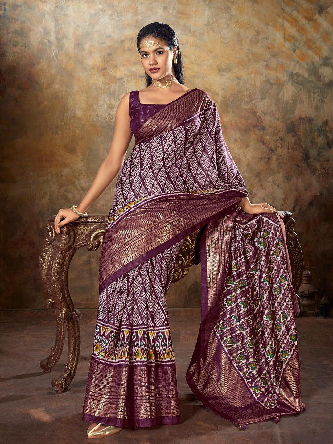 

Mitera Geometric Printed Art Silk Saree, Purple