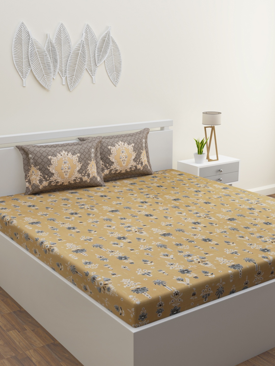 

HOME AFFAIRS Tan Brown & Grey Floral Pure Cotton 210 TC King Bedsheet with 2 Pillow Covers