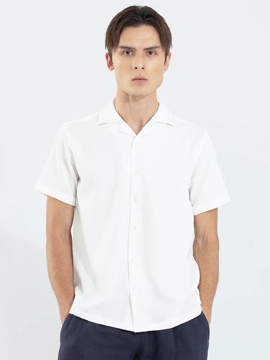 

Snitch Men White Classic Boxy Fit Textured Self Design Casual Shirt