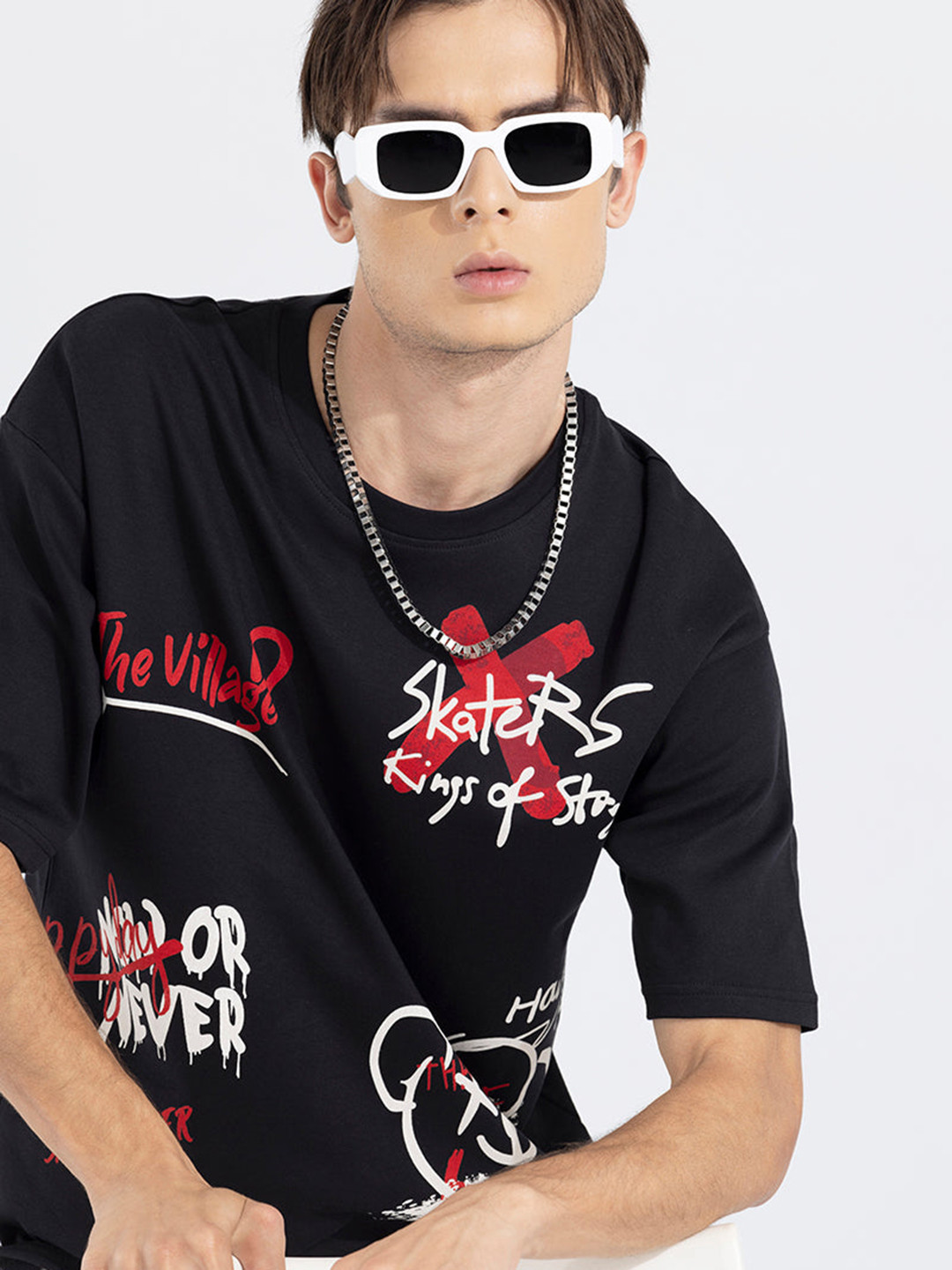 

Snitch Black Printed T-Shirt With Shorts