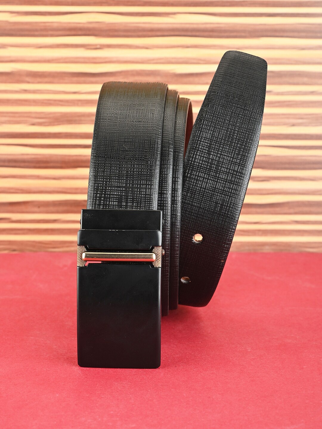 

BuckleUp Men Textured Leather Formal Belt, Black