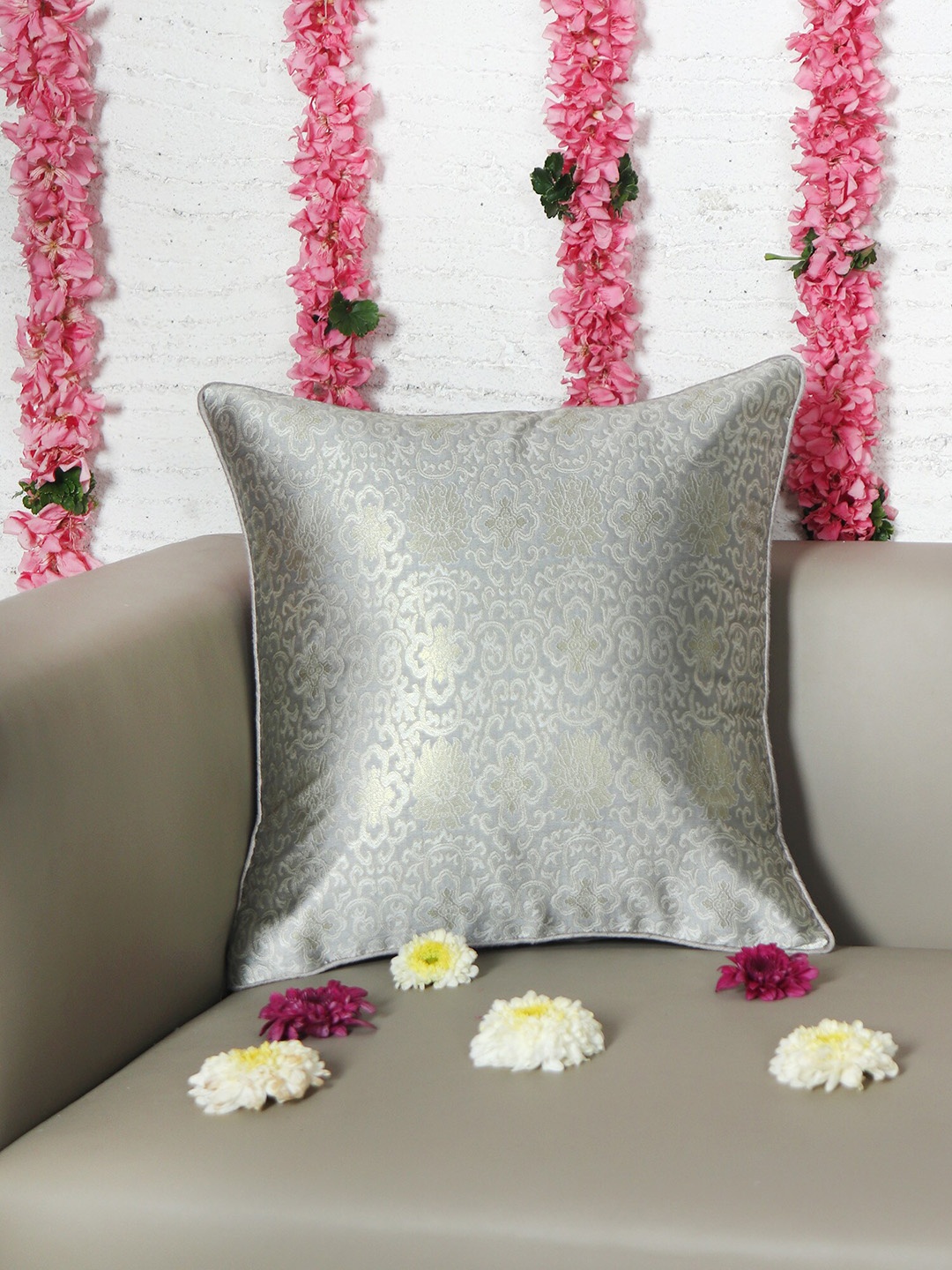 

ZEBA Silver-Toned & Gold-Toned Ethnic Motifs Brocade Square Cushion Cover