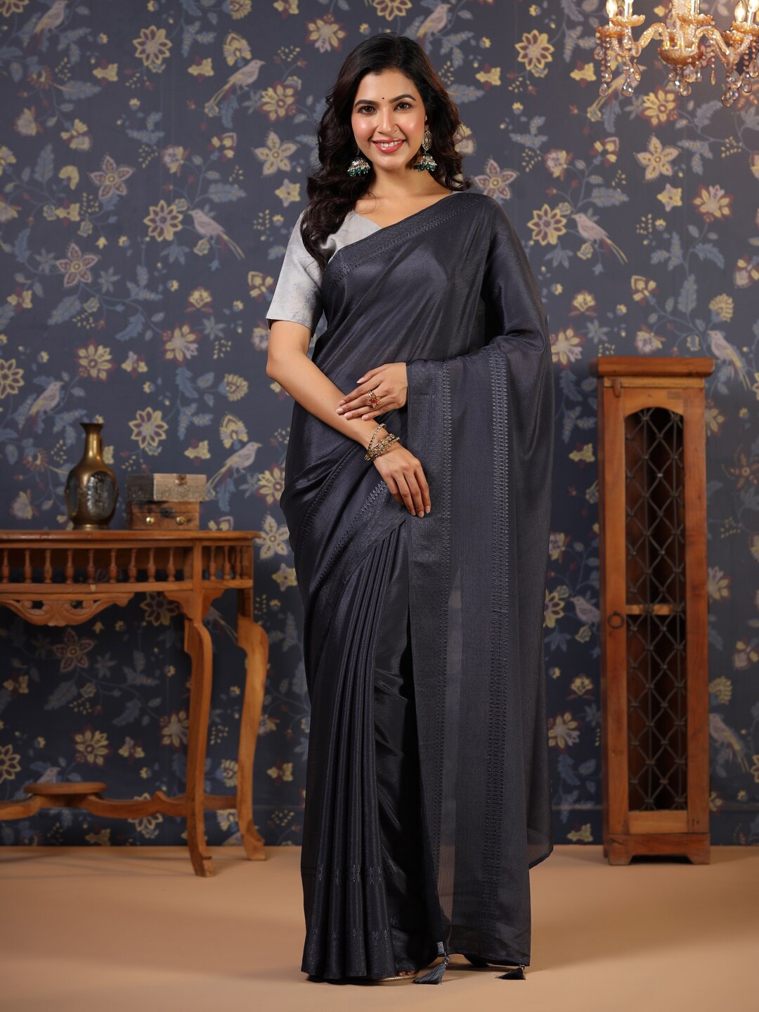 

House of Pataudi Embroidered Saree, Grey