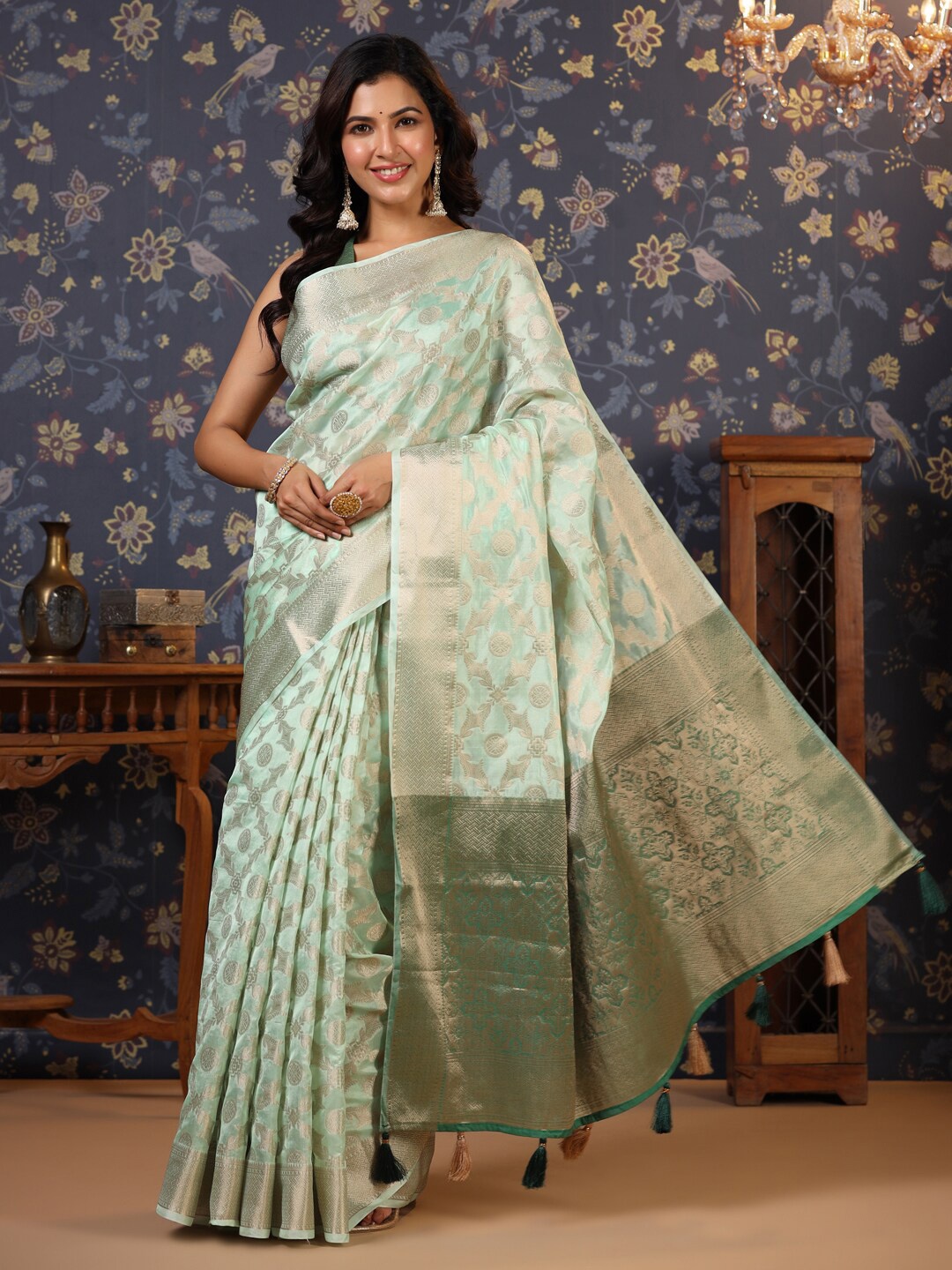

House of Pataudi Ethnic Motifs Printed Saree, Turquoise blue