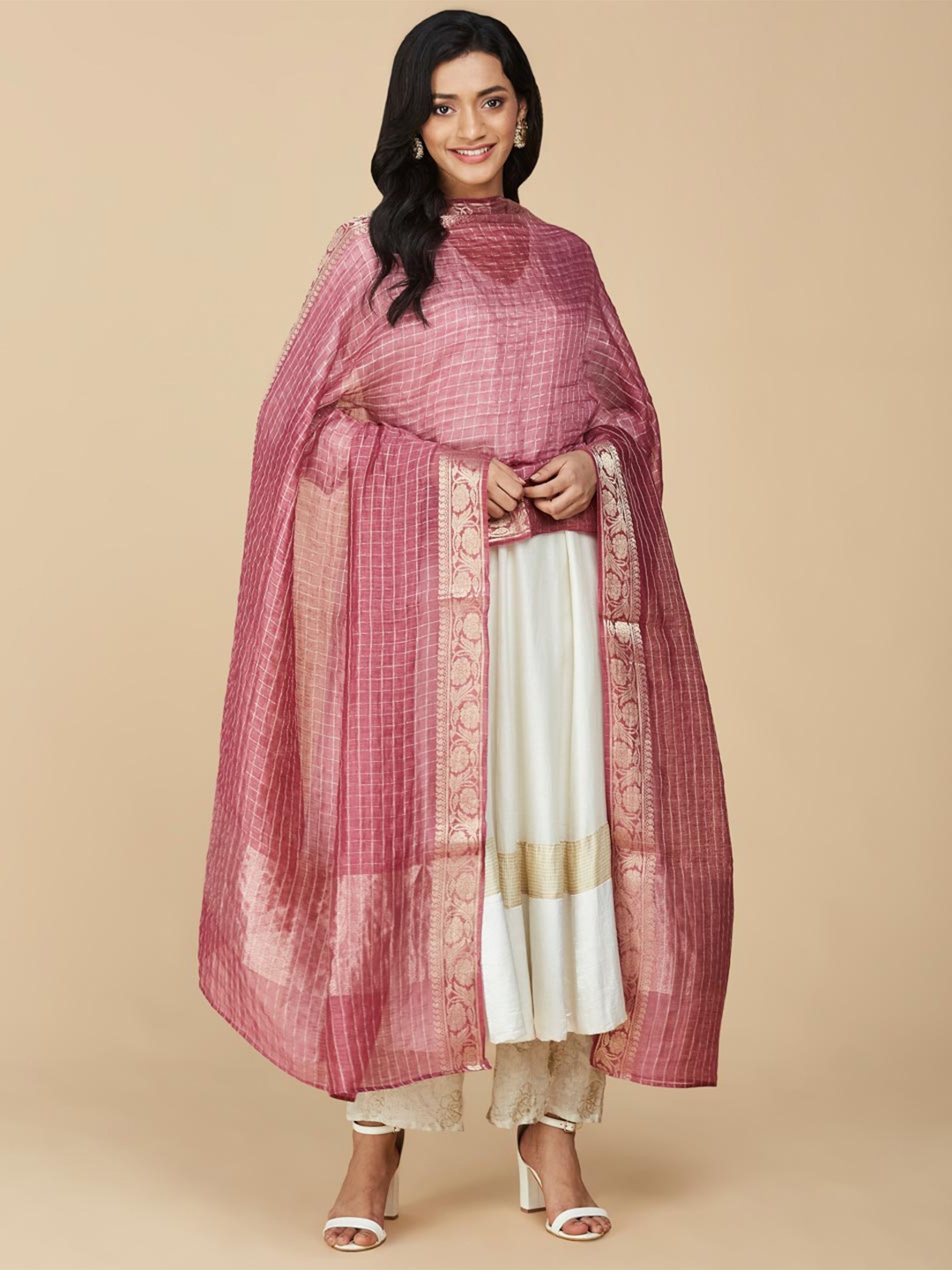 

Fabindia Woven Design Linen Dupatta With Zari, Maroon