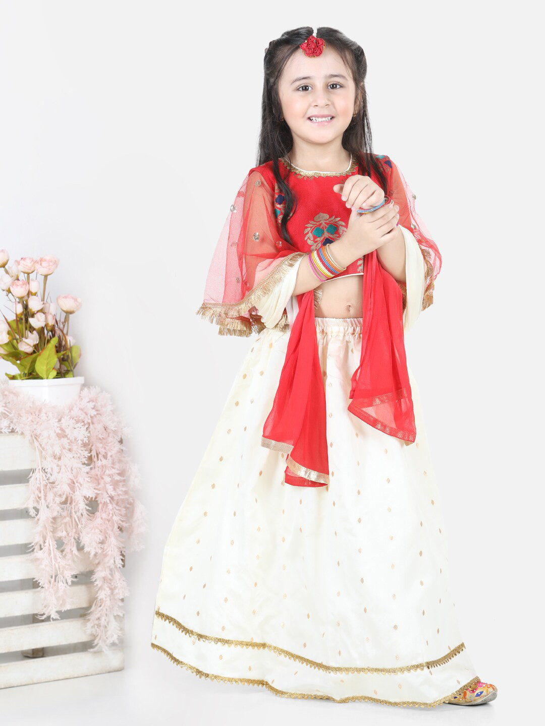 

BownBee Girls Woven Designed Ready to Wear Lehenga & Blouse With Dupatta, Red