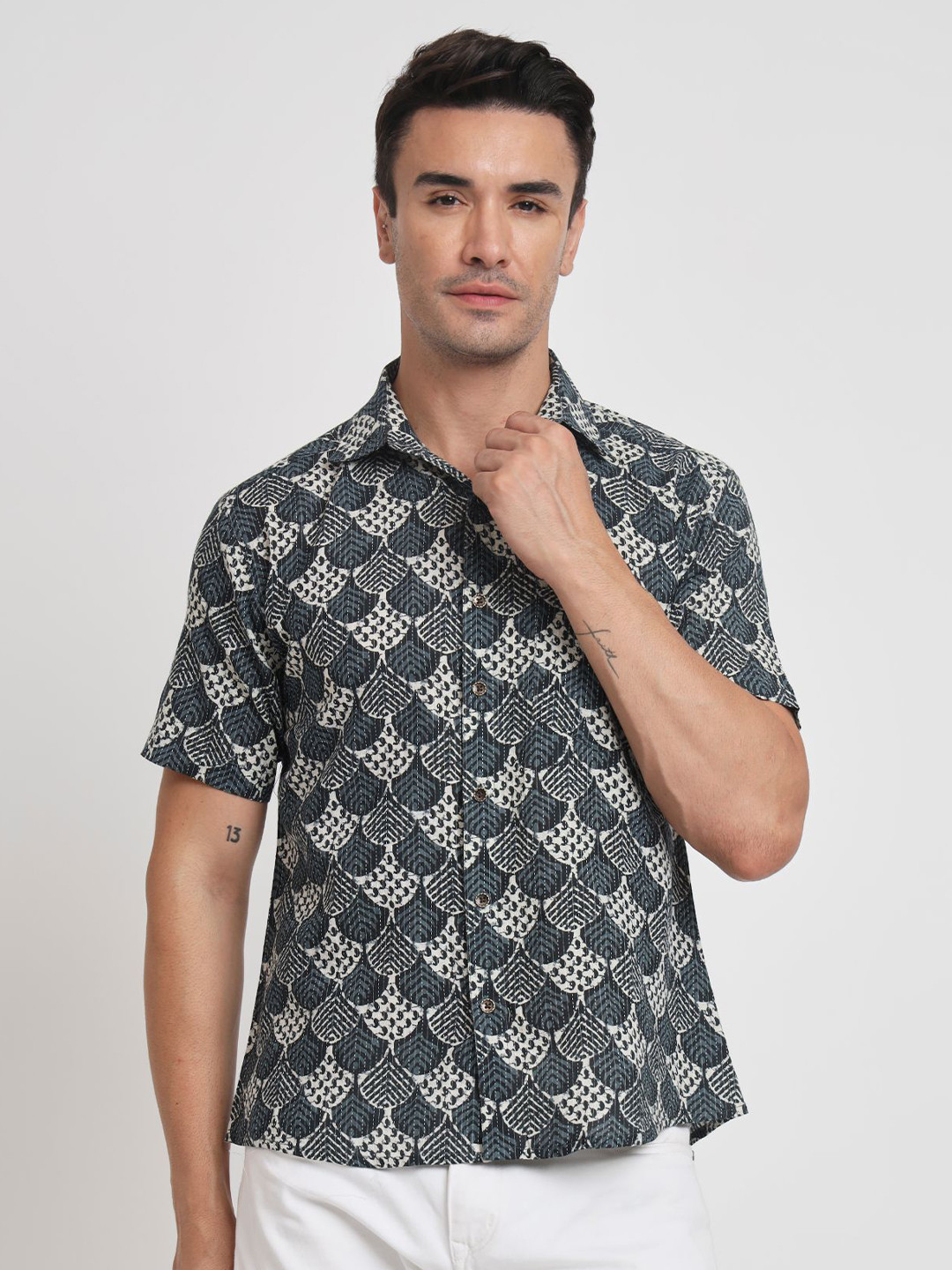 

Stuffie Land Spread Collar Ethnic Motif Printed Cotton Casual Shirt, Black