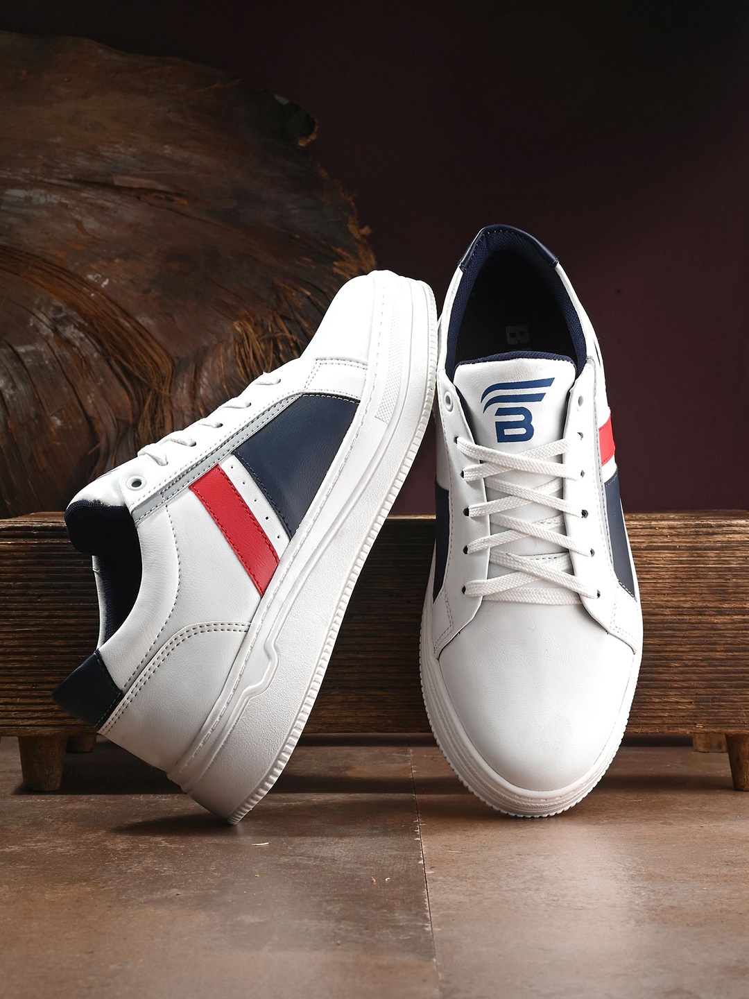 

BUCIK Men Colourblocked Moisture Wicking Lightweight Sneakers, White