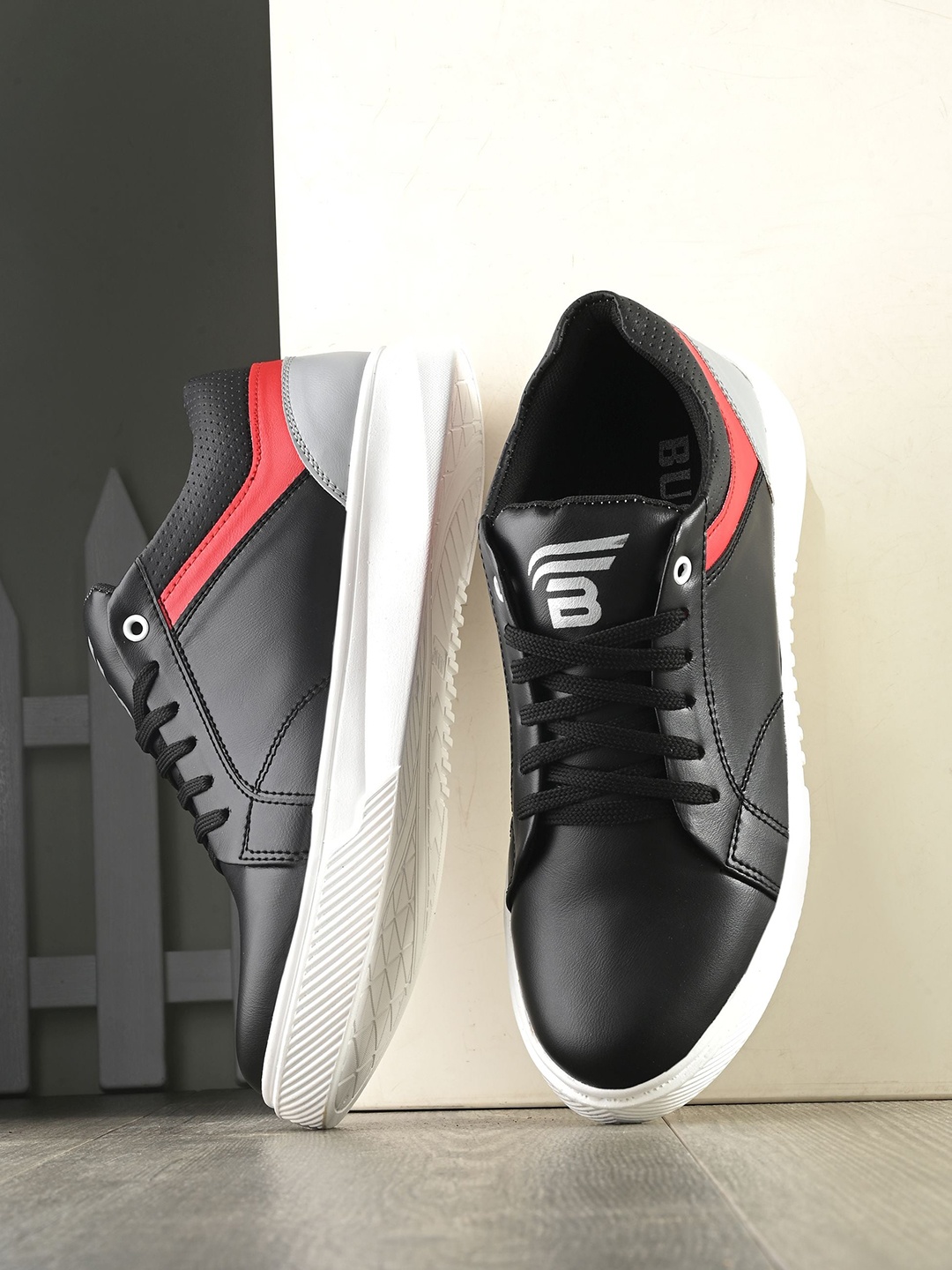 

BUCIK Men Moisture Wicking Lightweight Sneakers, Black